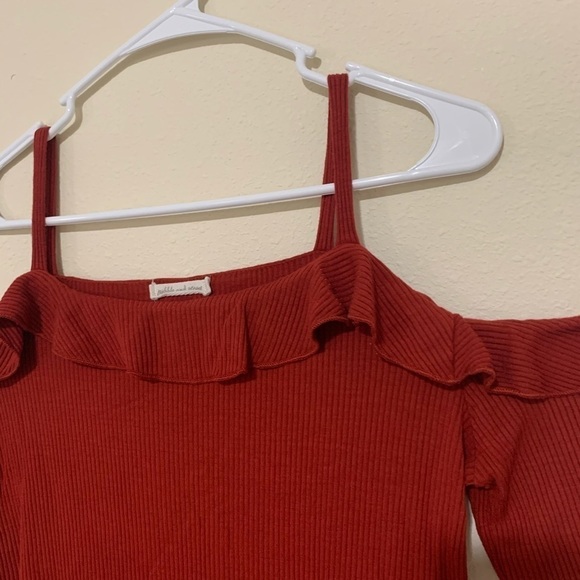 PEBBLE AND STONE* cold shoulder shirt - Picture 2 of 4